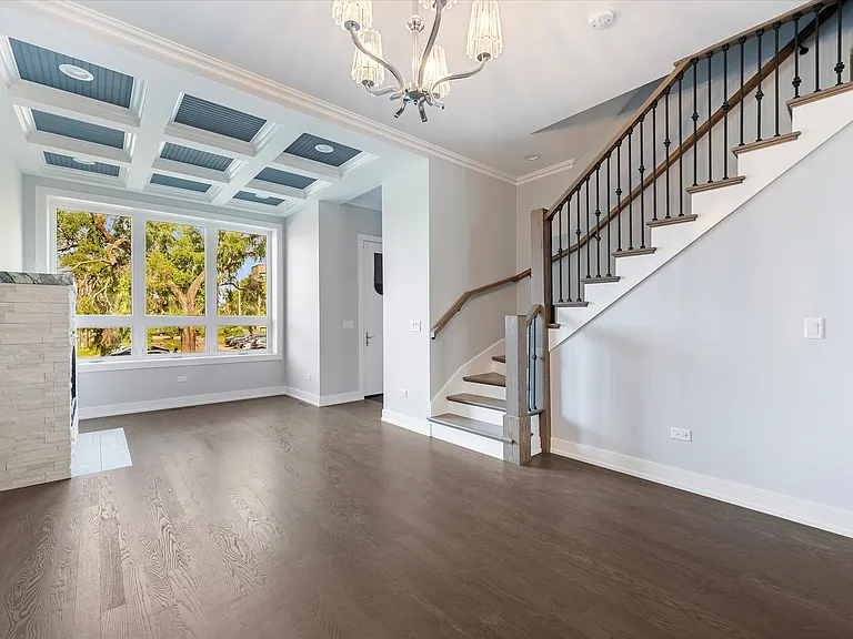 6241 S Woodlawn Ave — Photo 6