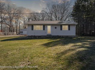 2107 S Waverly Rd, Eaton Rapids, MI 48827