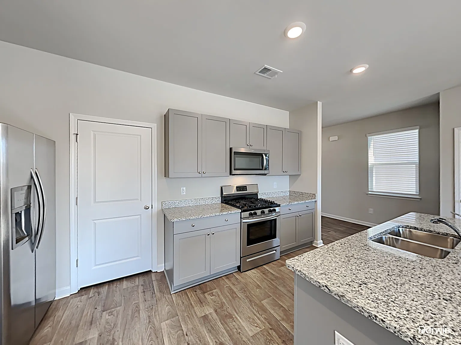 4 bed, 2.5 bath, 2174 sqft, $2,775 — Photo 2
