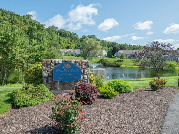 39 Elizabeth Circle #39, Newtown, CT 06470