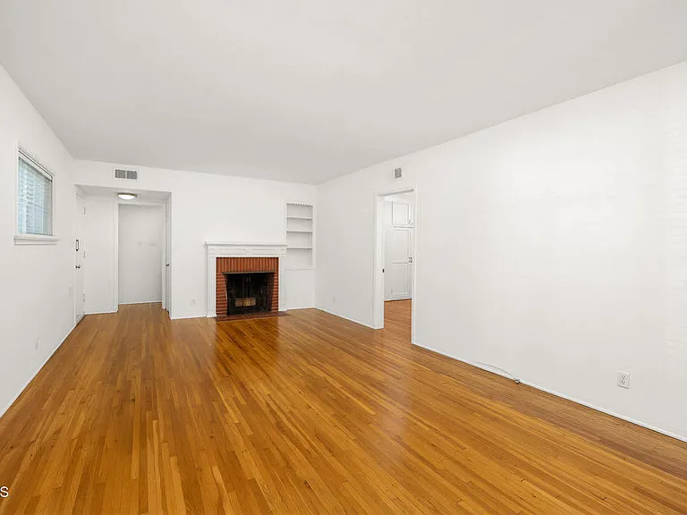 4541 Alveo La Canada — Photo 5