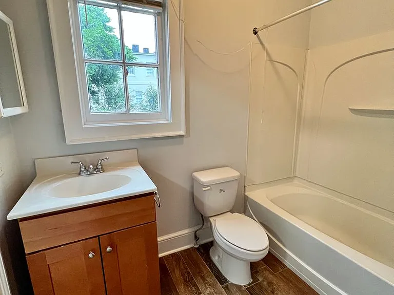 1107 W Grace St — Photo 13
