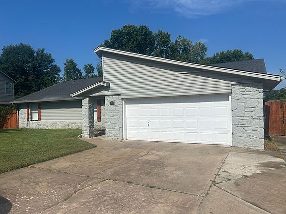 2 Car garage with opener