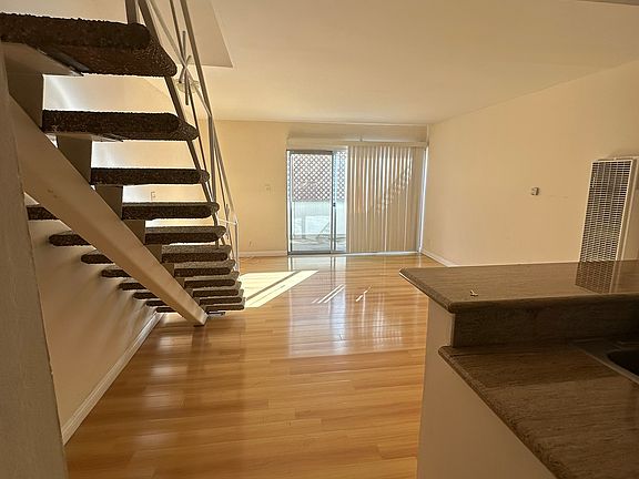 4th image of 1227 Euclid St APT 6