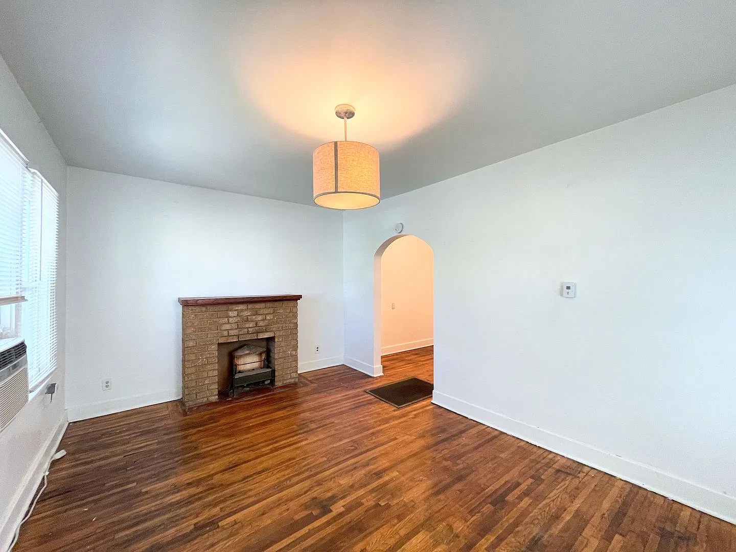 209 W 8th Ave — Photo 2