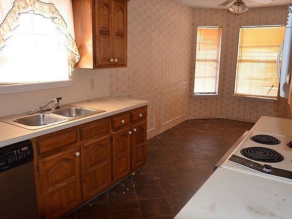 4th image of 5221 Northview Dr