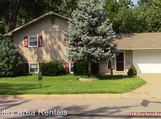 1009 Lakeview St, Milford, KS 66514