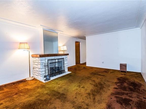 4th image of 4006 4006 Oakdale St