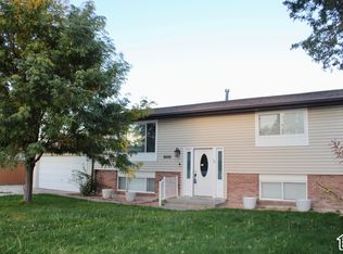 6695 S Somerset Dr, West Jordan, UT 84084