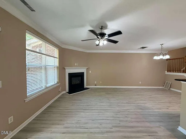 1061 Remington Oaks Cir — Photo 8
