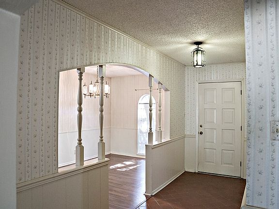 2nd image of 921 Bradley Dr