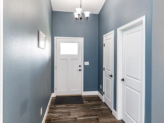 5th image of 288 S Wiggins Dr
