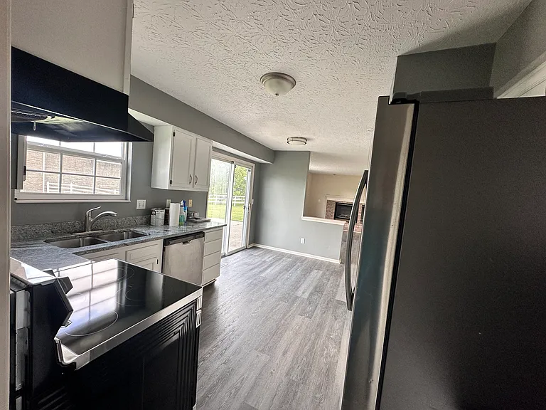 7016 Wembley Ct — Photo 9