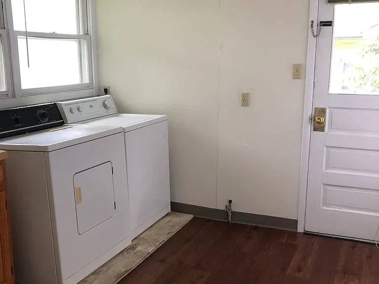 1213 N Washington St — Photo 4