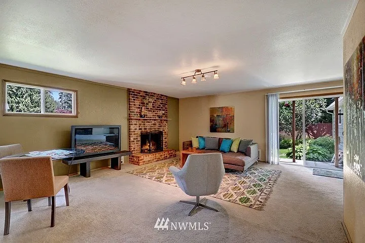 5319 204th St SW — Photo 4