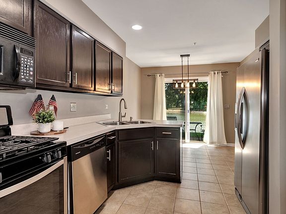 5th image of 2569 Dickens Ct