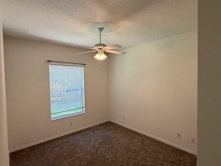 1208 Londonderry Cir — Photo 21