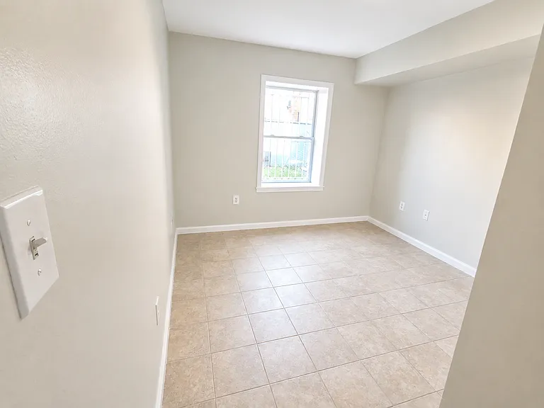 132 Fabyan Pl #1B — Photo 9