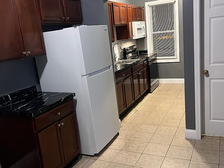 231 Cohannet St — Photo 11