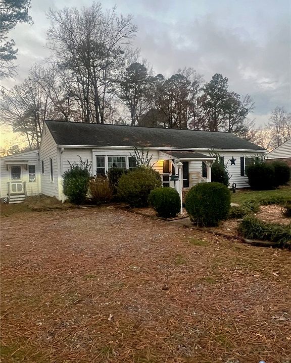 2nd image of 3200 Tammaway Dr
