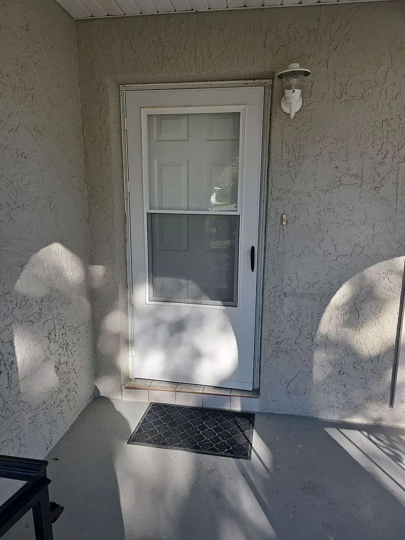 Beautuful 2 bedroom, 2 bath, 2 car garage rental home in Weeki Wachee! — Photo 4