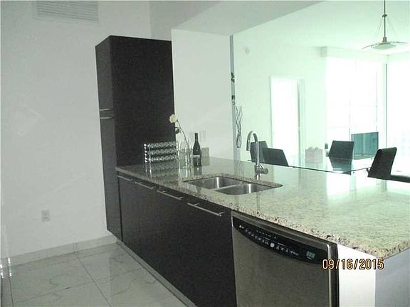 4th image of 951 Brickell Ave APT 2810