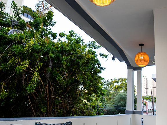 Balcony
Spacious, sun-drenched and tranquil! Perfect for morning coffee and evening relaxation.