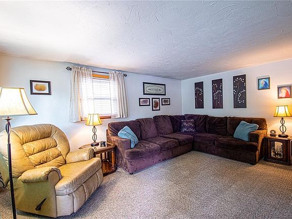 5th image of 747 Crestline Ave