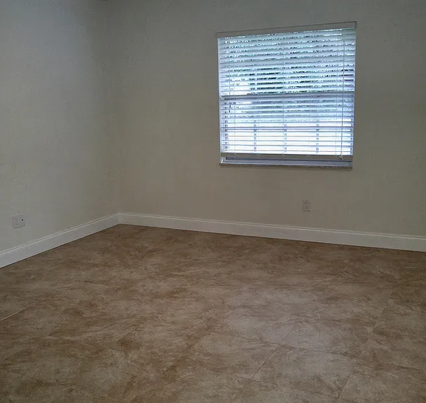 1726 SW 42nd Ave — Photo 11