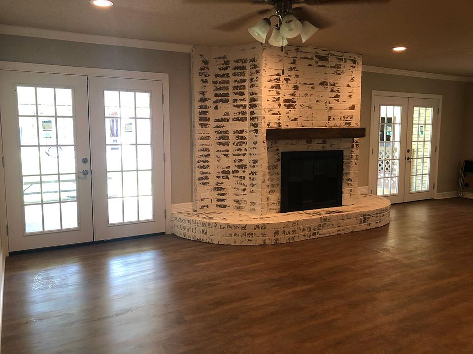 1st image of 13565 Wayside Dr