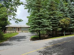 109 Emerald Lake Dr, Long Pond, PA 18334