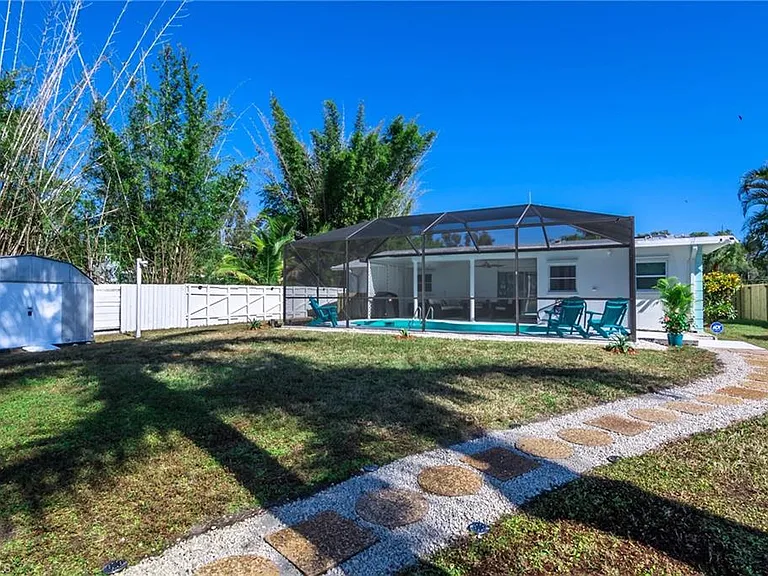 28 Constitution Dr — Photo 8