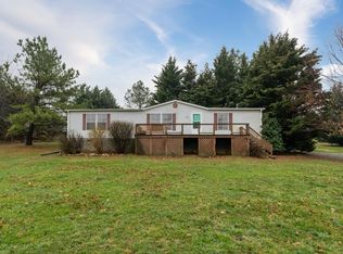 31 Station Ln, Greenville, VA 24440