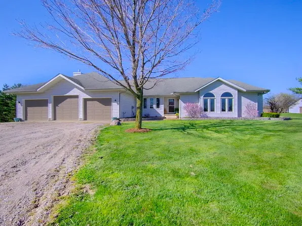 2700 E Munger Rd, Tecumseh, MI 49286