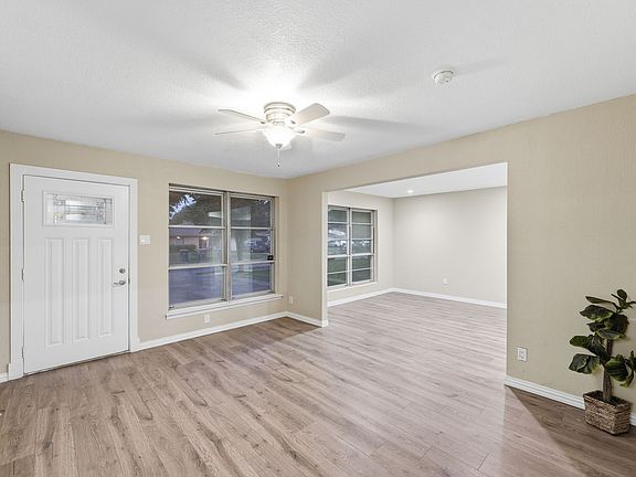 3rd image of 2633 Inadale Ave