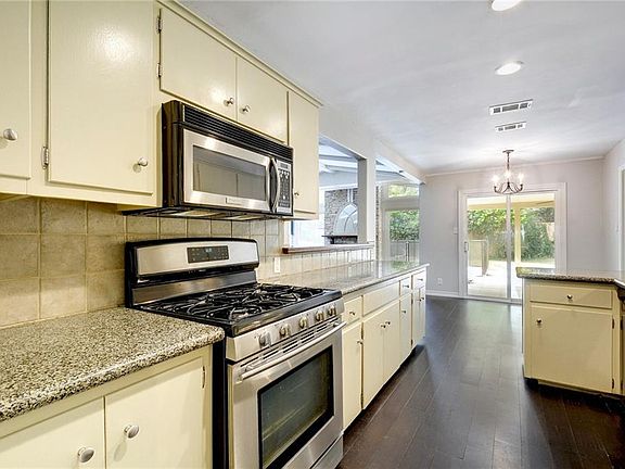 5th image of 4213 Woodway Dr