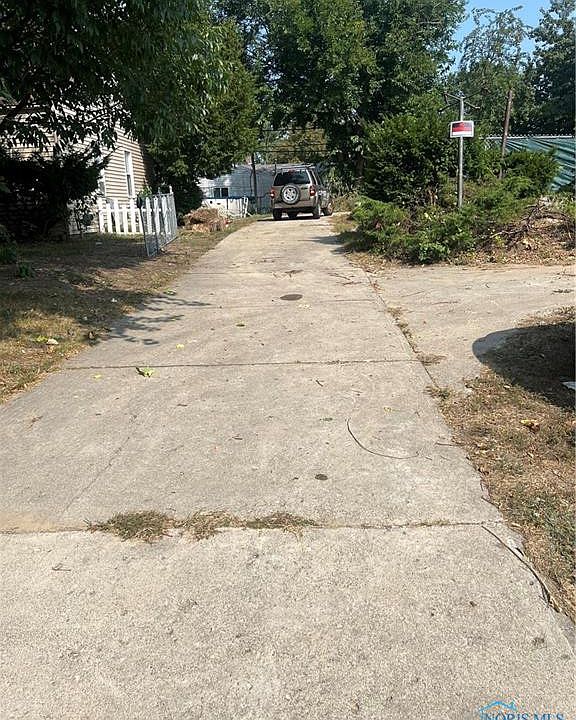 2nd image of 3518 W Alexis Rd