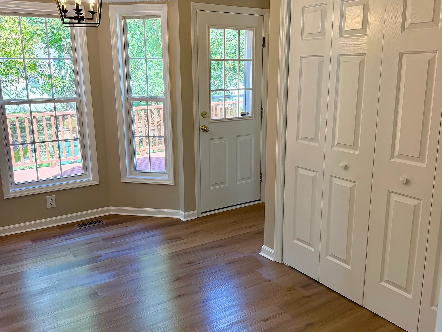 3 bed, 1142 sqft, $1,750 — Photo 3