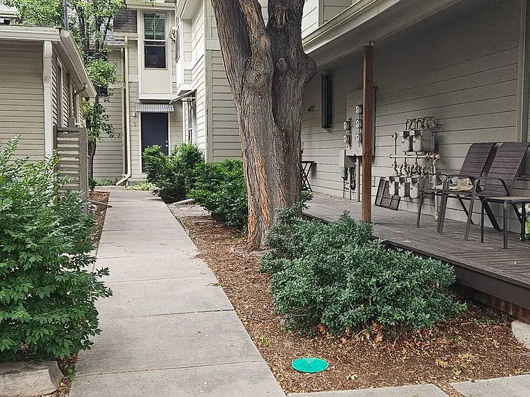 318-320 W Myrtle St — Photo 21