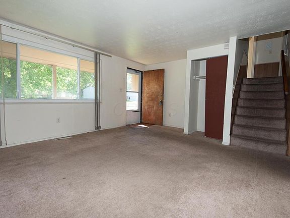 2nd image of 2251 Majestic Dr W