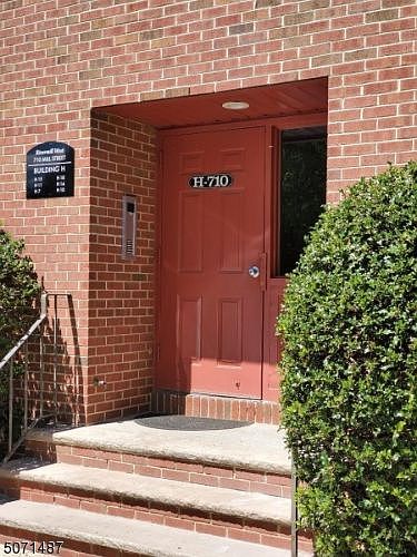 1st image of 710 Mill St #14