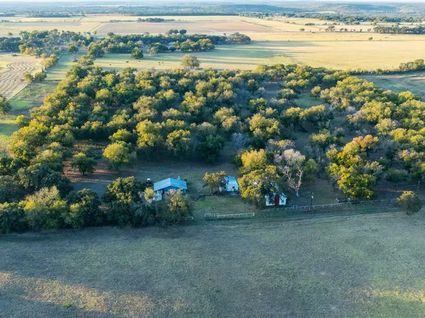 324 Pecan Ln, Newcastle, TX 76372