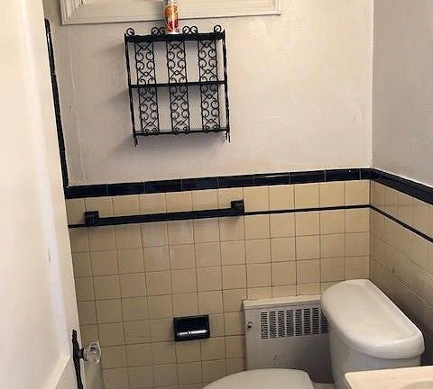 3rd image of 817 Windermere Ave Floor 2