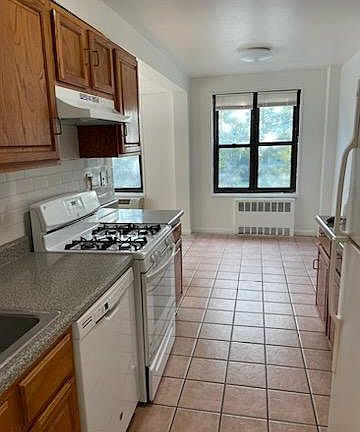 2nd image of 47 Davis Ave APT 3B