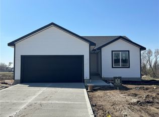 507 W 5th St, Woodward, IA 50276
