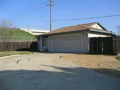 1st image of 4936 Kingbird Way