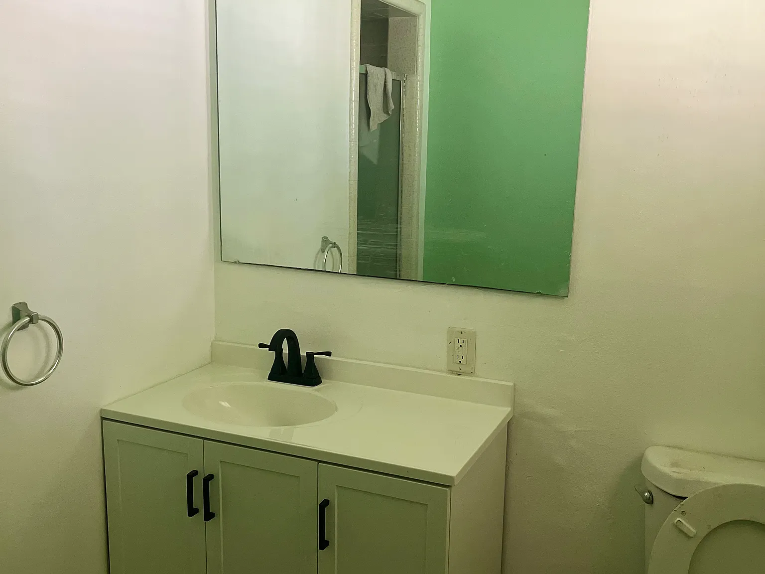 3 bed, 1400 sqft, $1,800 — Photo 2
