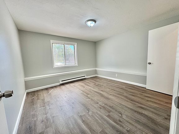5th image of 433 Sunderland Rd #B