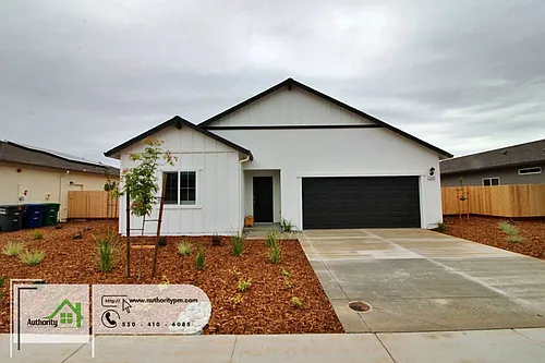 2901 Hopkins Ave Photo 1