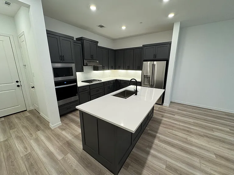 1289 Doris May Dr — Photo 8